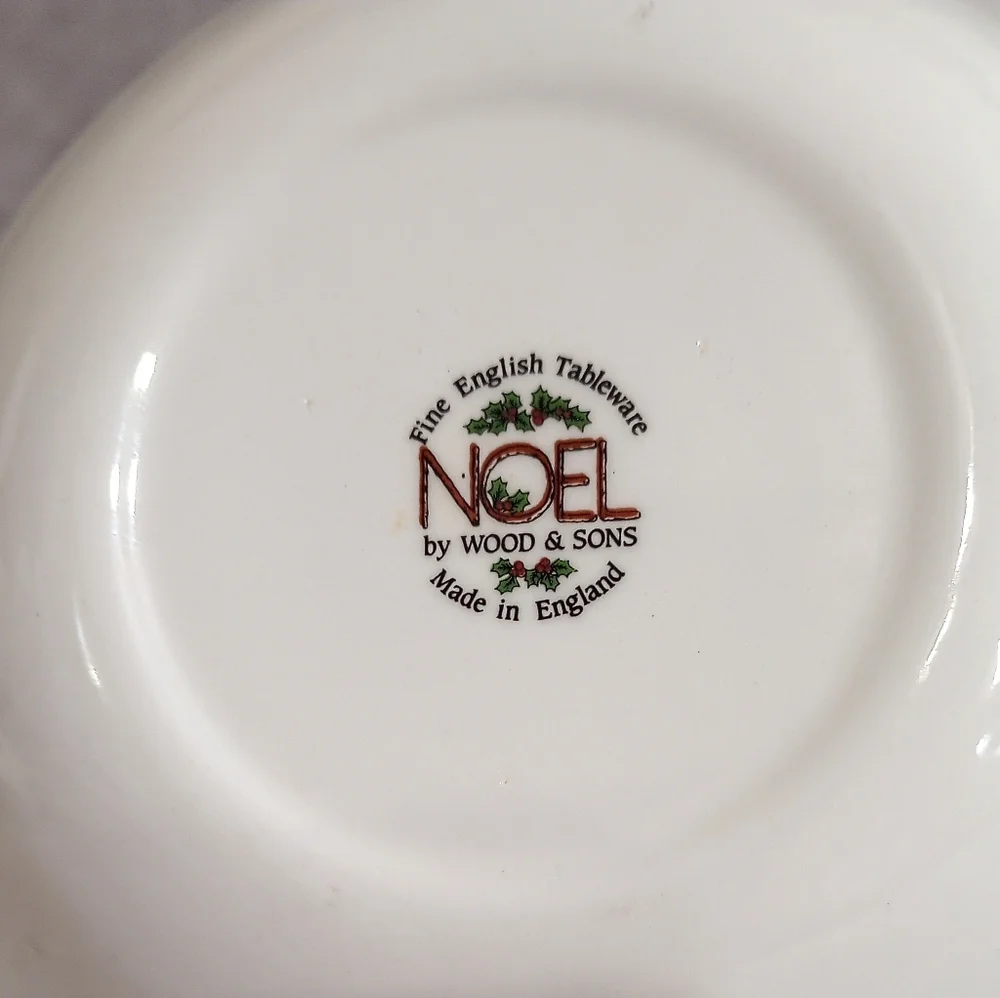 Wood & Sons England NOEL Pattern Soup Cereal Bowls Pair of 2